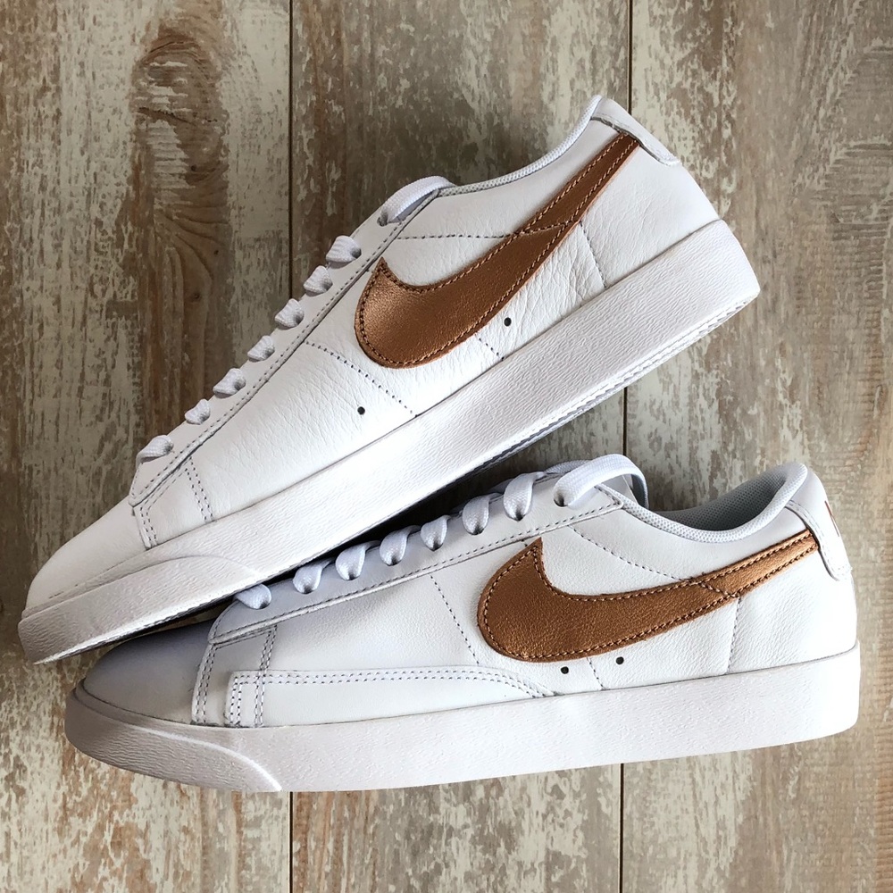 NWT Nike blazer low rose gold swoosh - Picture 2 of 7